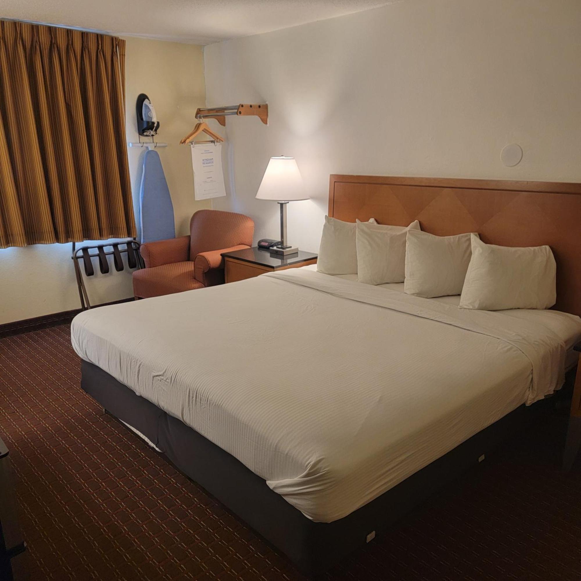 Days Inn By Wyndham Fort Dodge Eksteriør billede